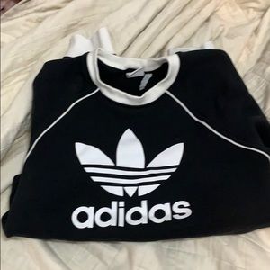 Cropped Adidas sweatshirt 🐾